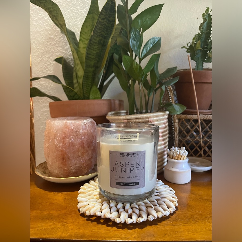 NWOT Bellevue luxury candle Aspen Juniper scent